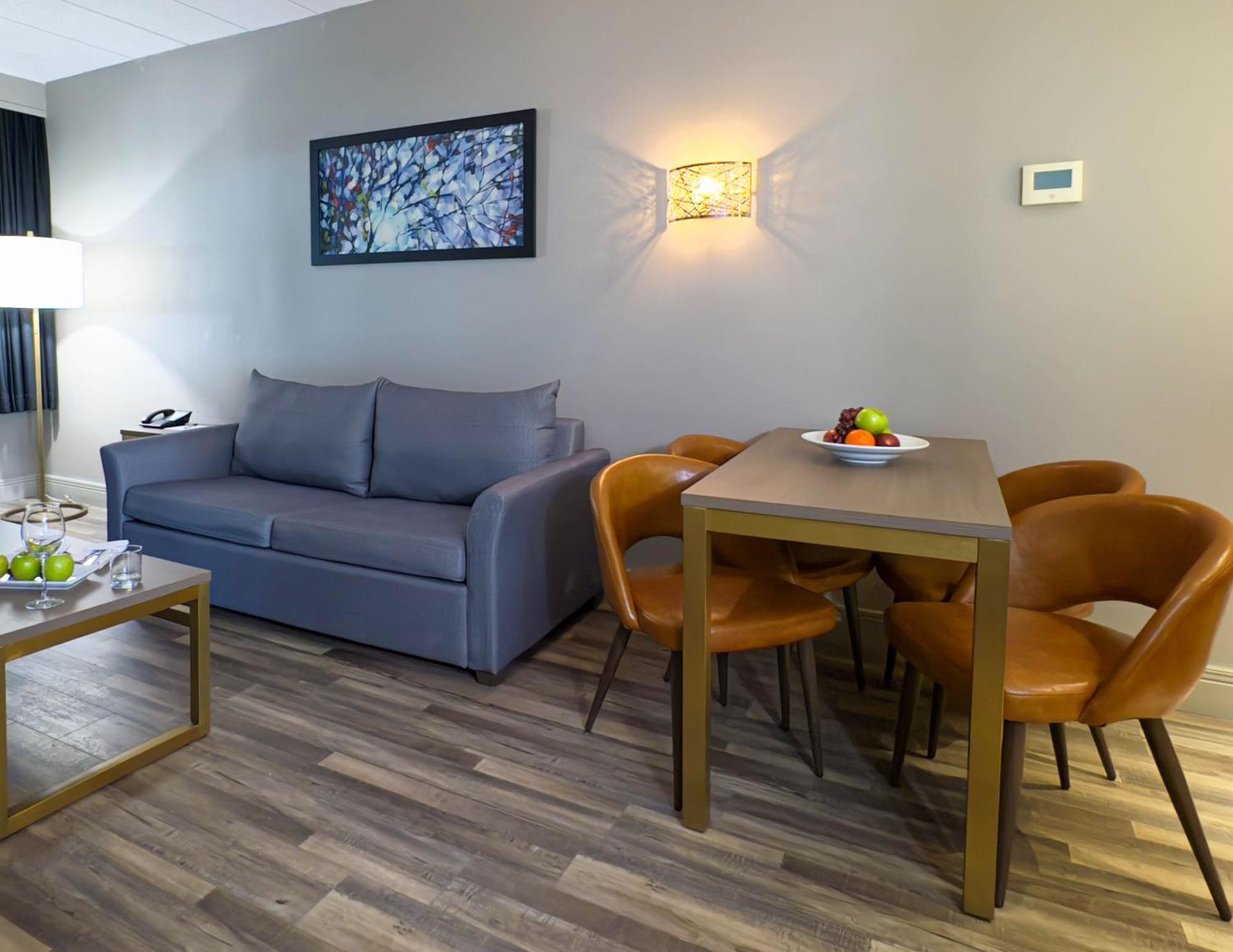 Suite 1 Chambre Lit King-Size - Vue sur Piscine - Non-Fumeurs